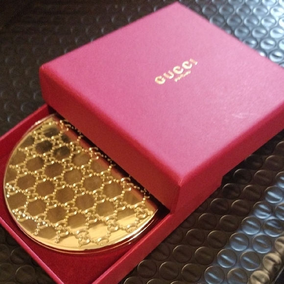 Gucci Gold Compact Mirror - Picture 6 of 6